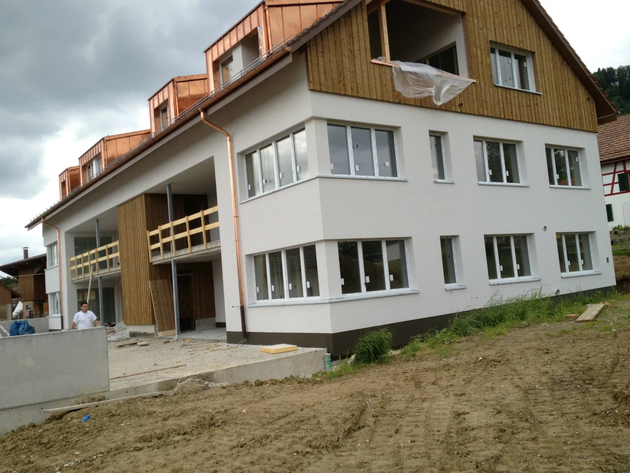 Ausgeführtes Projekt: Mehrfamilienhaus mit Balkonen